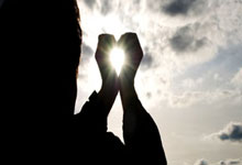 [NBA]詹姆斯断球反击 助攻里夫斯三分命.